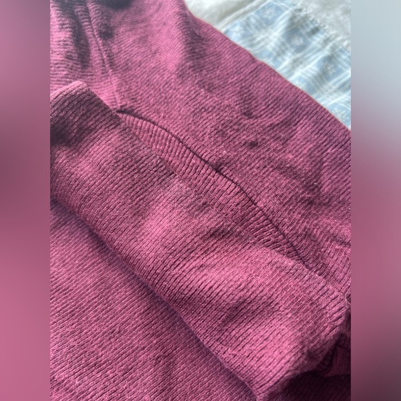 Wilfred Aritiza Women's Burgundy Ribbed Minimalist Only Turtleneck Top Small - Picture 6 of 16